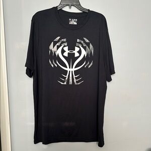 Men’s Under Armour Black Short Sleeve Tee with Graphic Design size XL